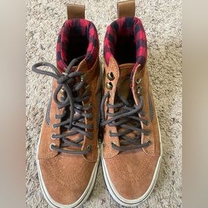 Men’s size 7.5 Woman’s size 9 Vans SH8-HI MTE 1 shoe